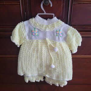 Vintage 70s knitted baby outfit